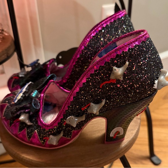 Artisan Custom One-of-a-Kind Shoe in Shark Theme, US Size 8 - Picture 8 of 14